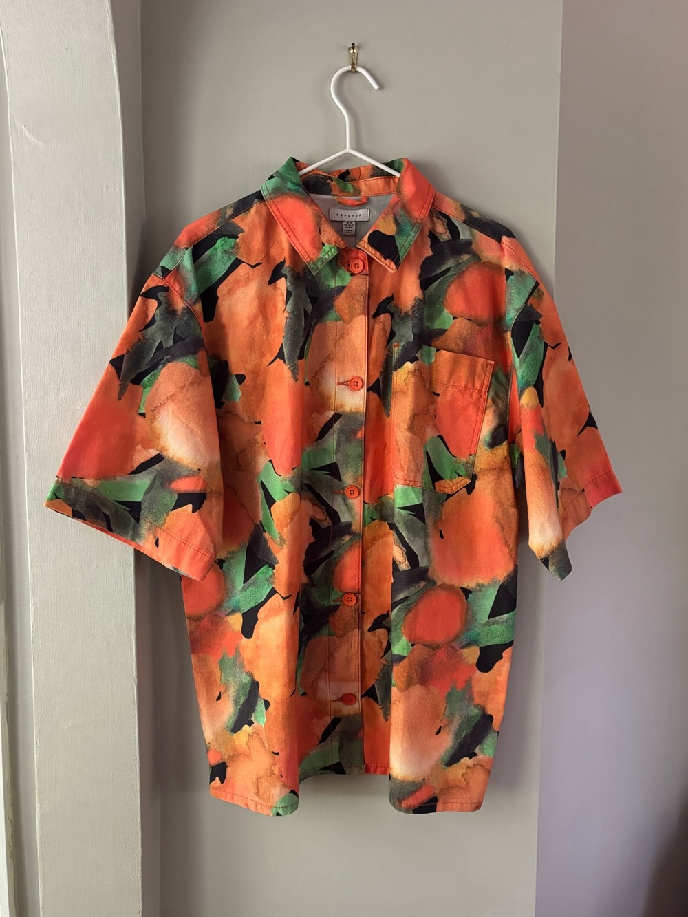 Abstract Oranges Print Button Down, M